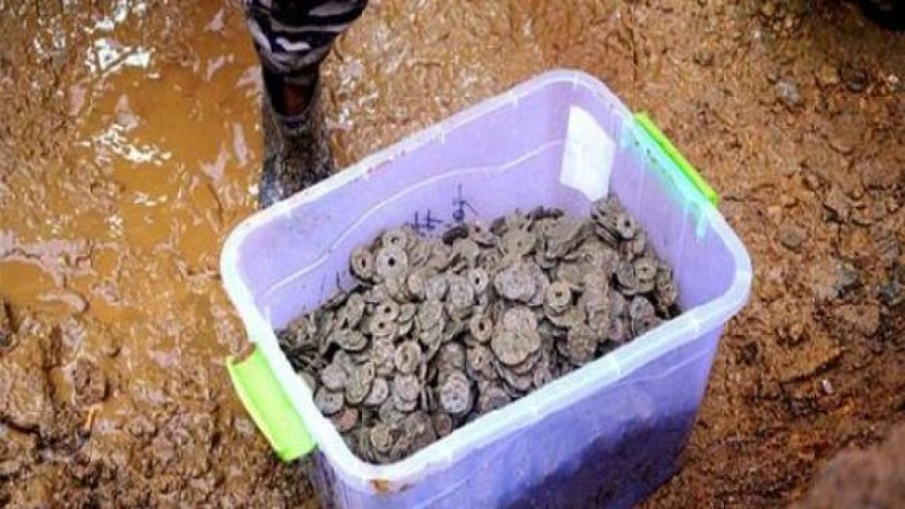Bin yıllık 5.6 ton madeni para bulundu