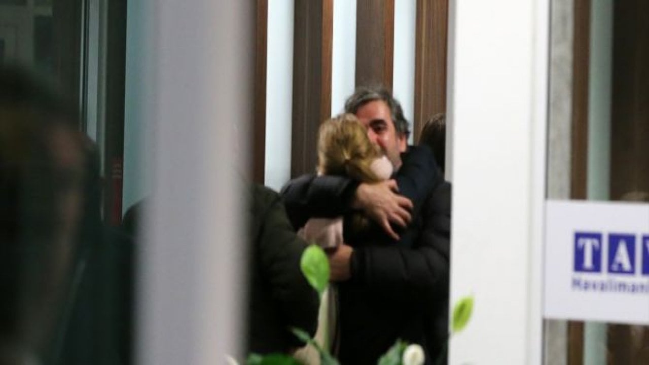Deniz Yücel Almanya'ya geldi
