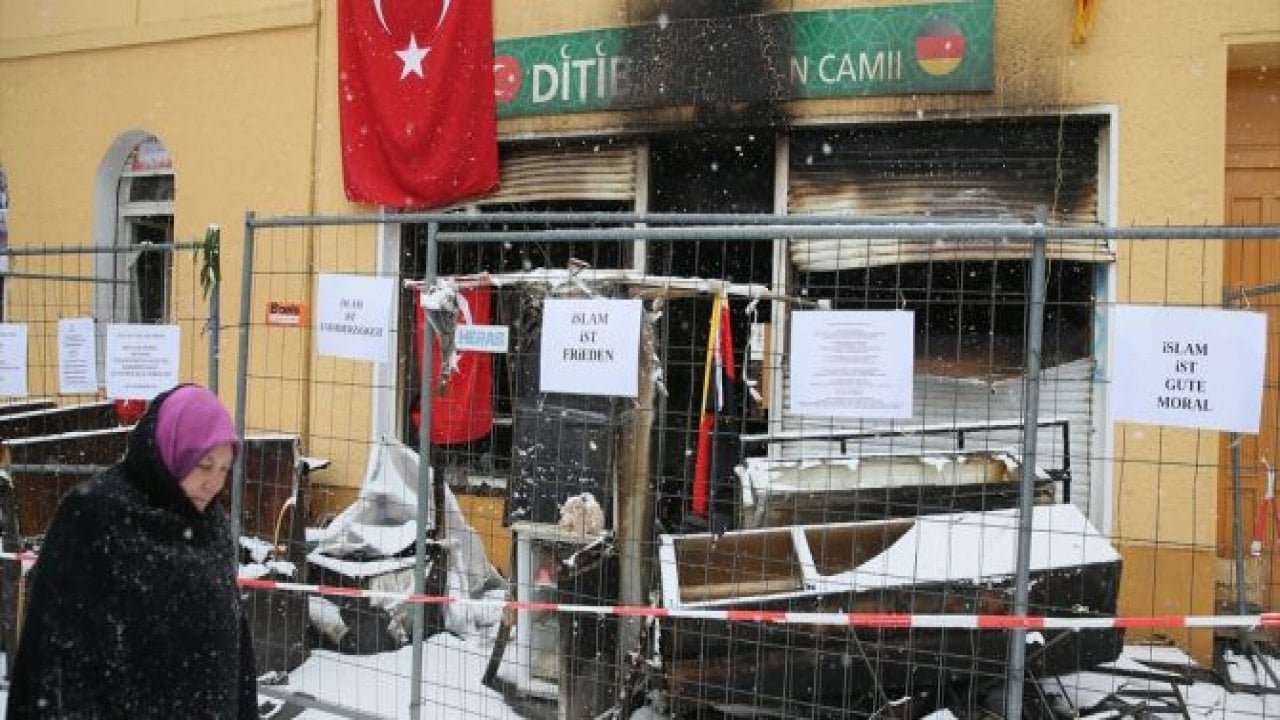 Almanya'daki cami saldırılarına tepki