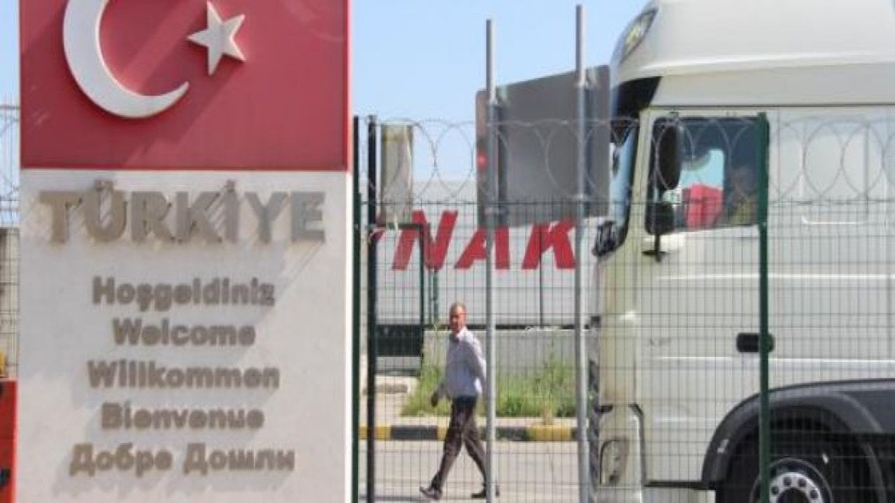 Kapıkule'de kuyruk çilesi
