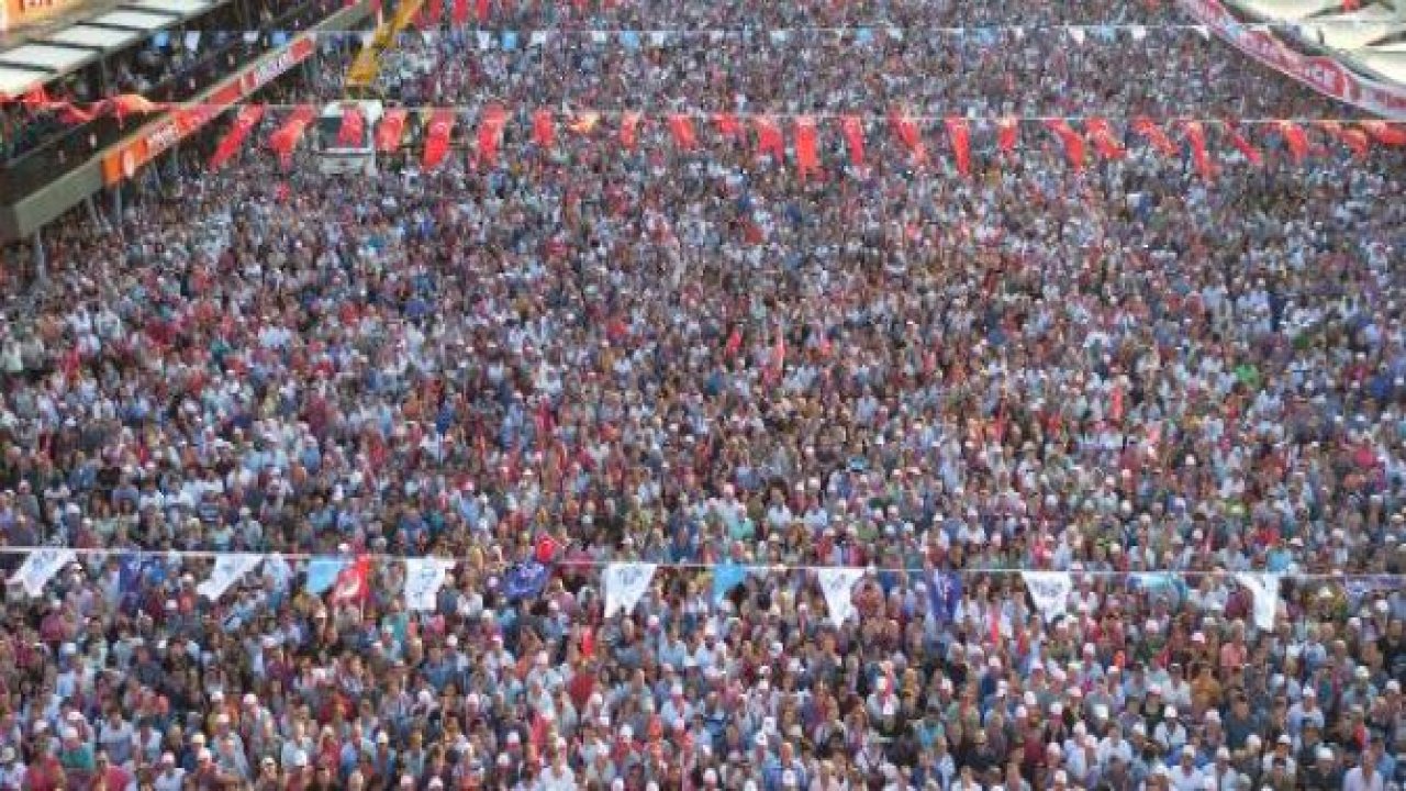 İnce'den miting sonu zeybek keyfi