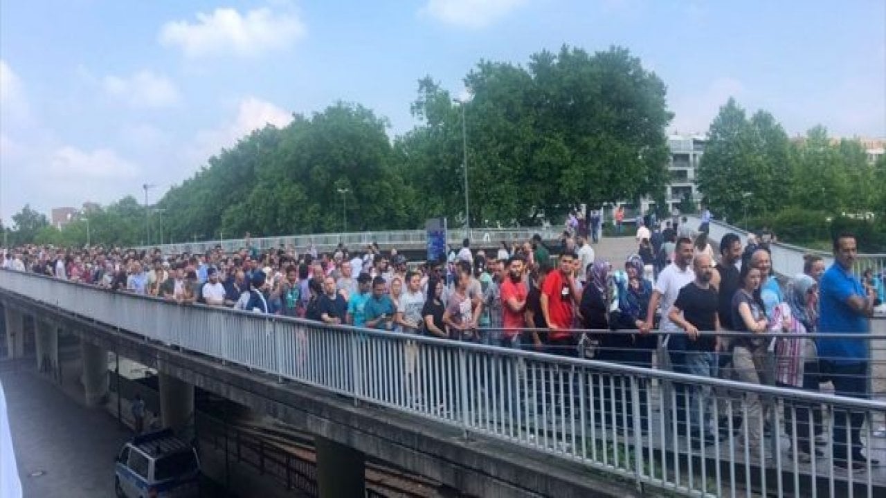 Vatandaşlar sandıklara akın etti