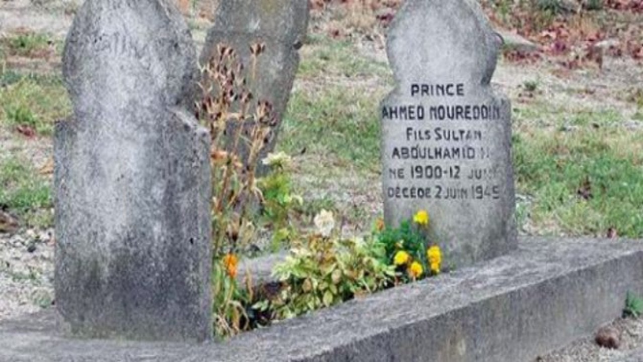 Paris'teki hanedan mezarları çok bakımsız