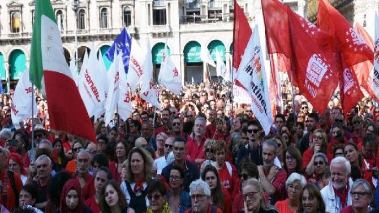 'Savaşları durdurun, göçmenleri değil'