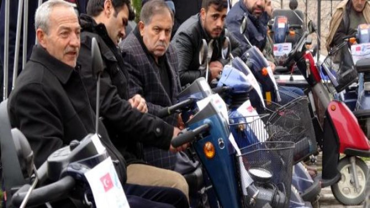 Gurbetçilerden Erzurum'a akülü araba
