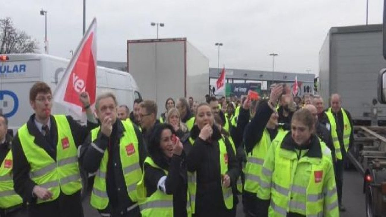 Almanya’da 600’ün üzerinde uçuş iptal edildi
