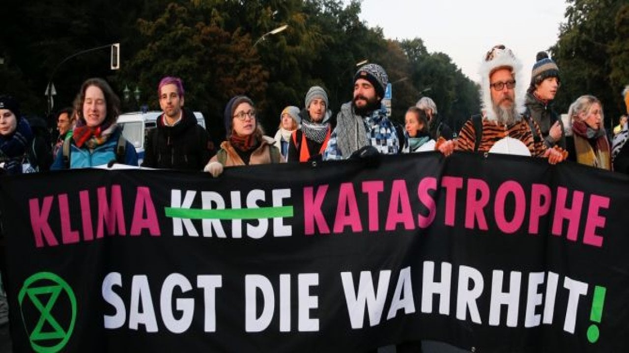 Çevreciler, Alman hükümetini protesto etti