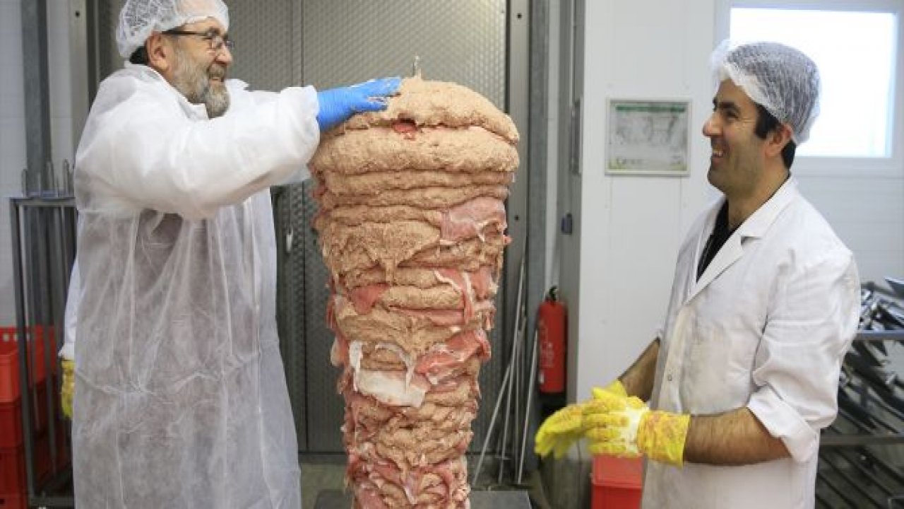 Almanya'ya tekvandocu olarak geldi, döner fabrikatörü oldu