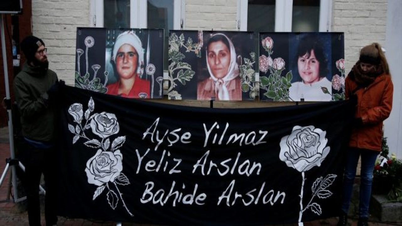 Mölln saldırısı kurbanları 27'nci yılında anılıyor
