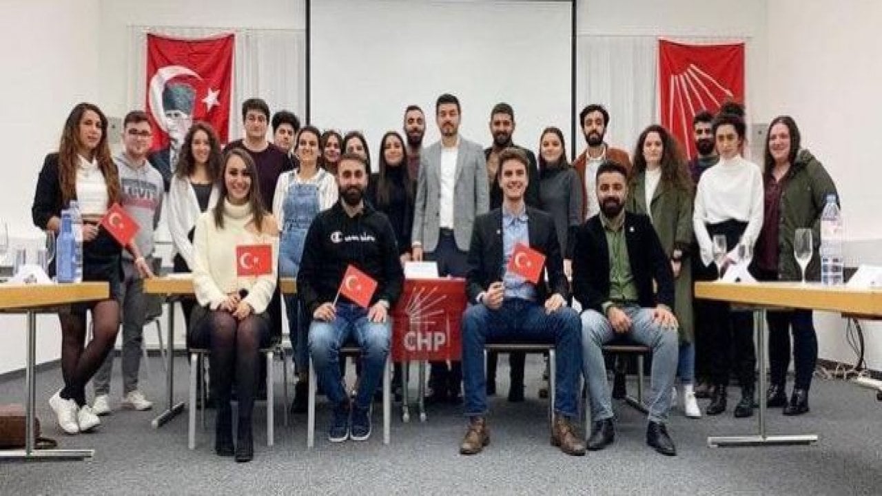 CHP'li gençler İsviçre'de buluştu