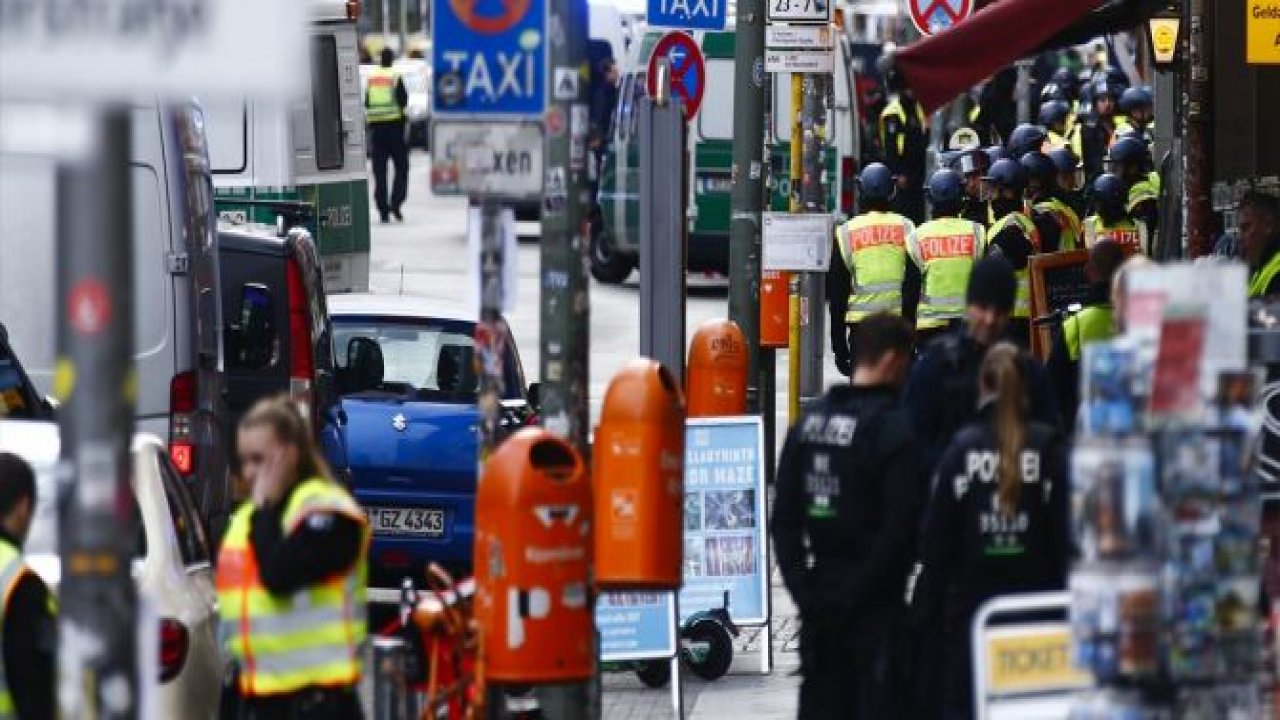 Berlin’de silahlı soygun girişimi