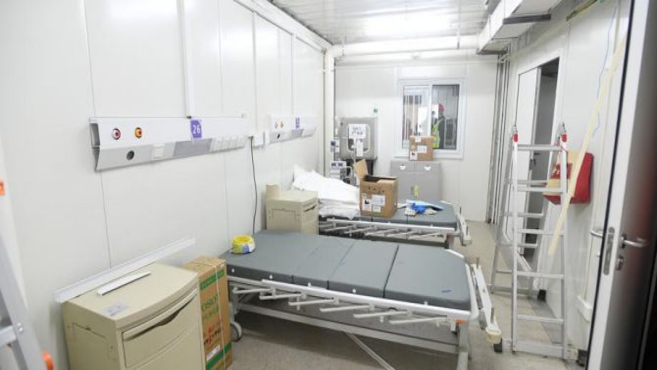 Çin, 10 günde inşa ettiği hastaneyi açtı