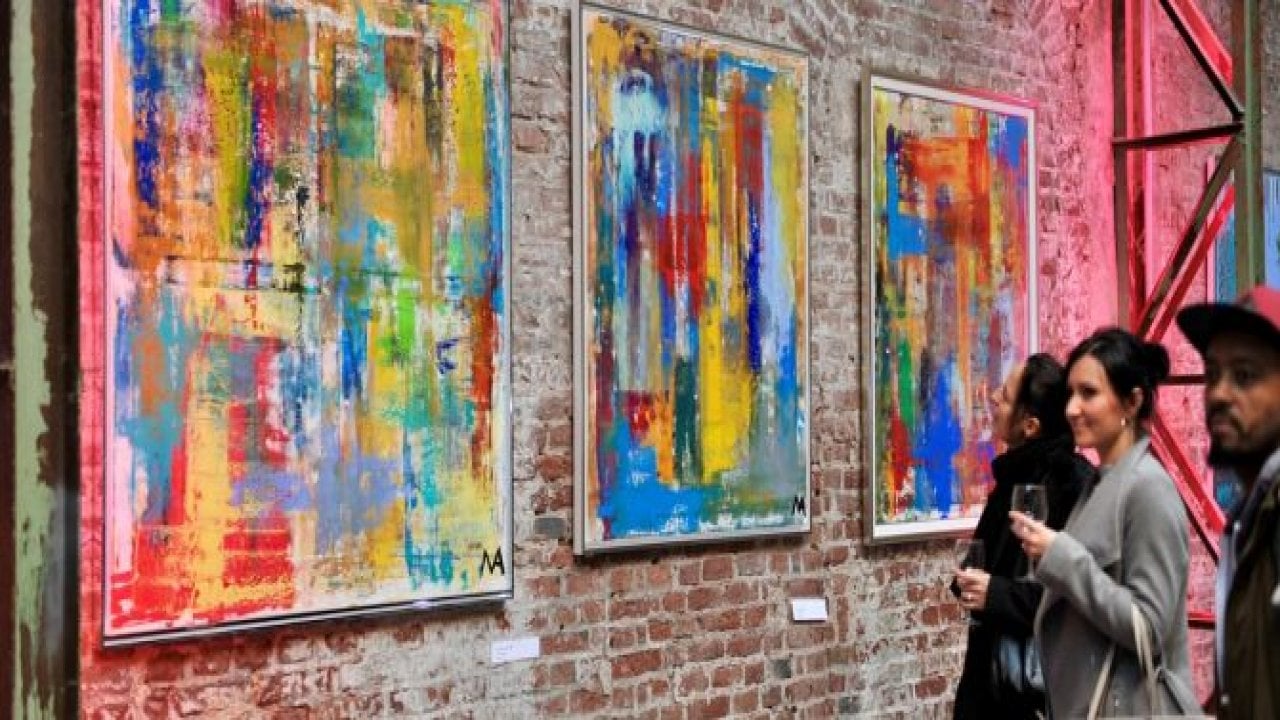 Köln kentinde yaşayan "Minik Picasso" resim sergisini açtı