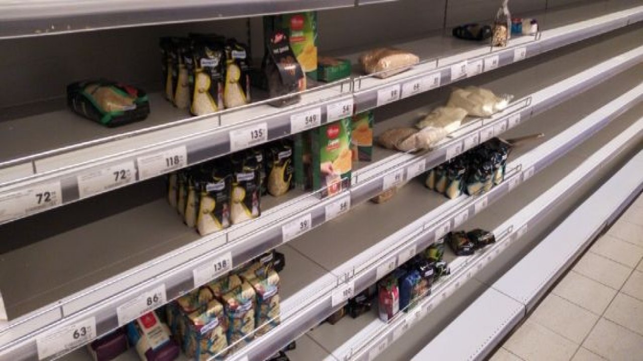Marketlerde gıda ürünü bırakmadılar