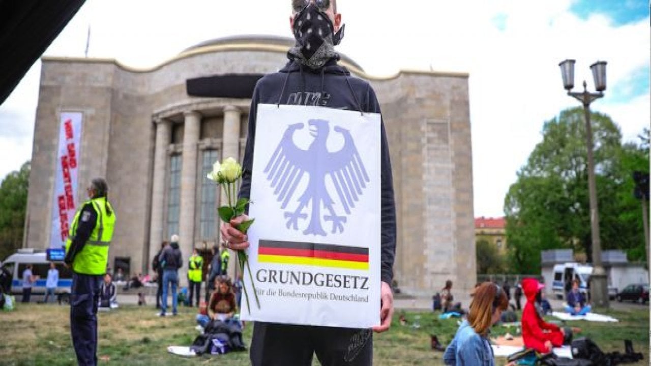 Almanya’da korona protestosu