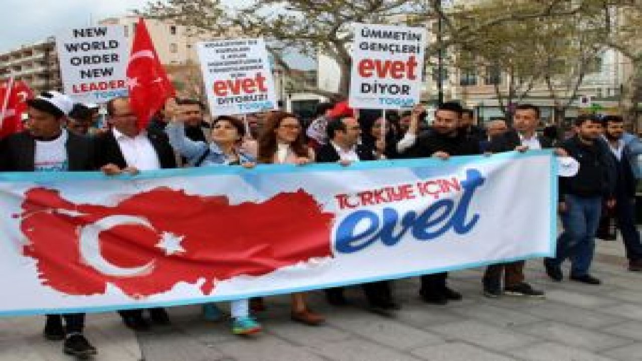 İzmir Marşı'nı Erdoğan'a uyarladılar