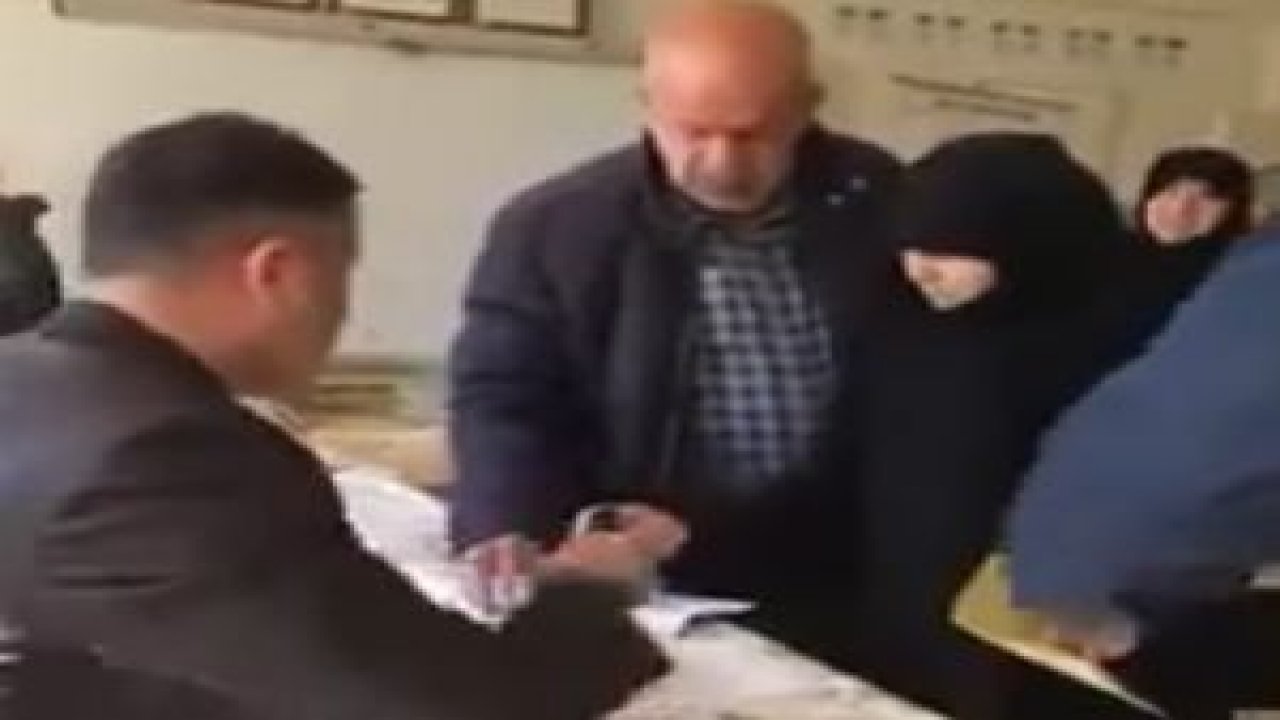 Suriyelilere açıkta 'evet' oyu kullandırıldı