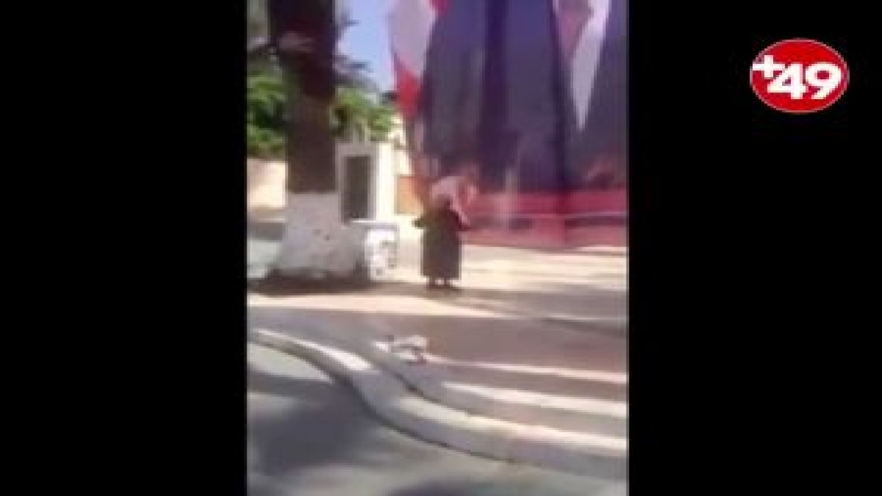 Yaşlı teyzenin Atatürk sevgisi