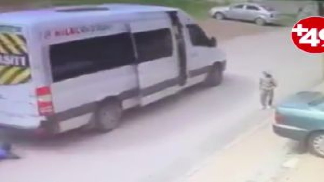 Minibüsün altında kalan çocuğun mucize kurtuluşu