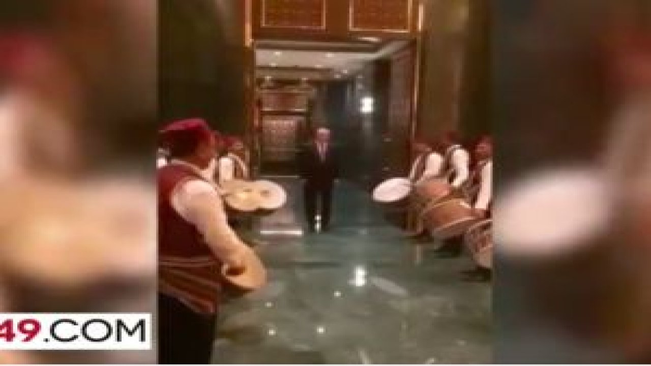 Erdoğan 'Saray'daki iftara davullarla girdi