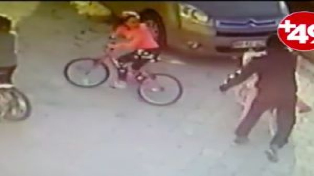 9 yaşındaki kızın başına parke taşıyla vurdu