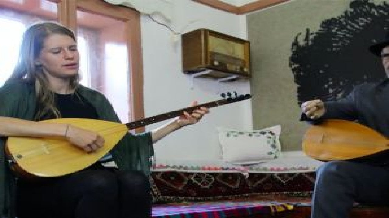 Alman belgesel yapımcısından Aşık Veysel türküleri