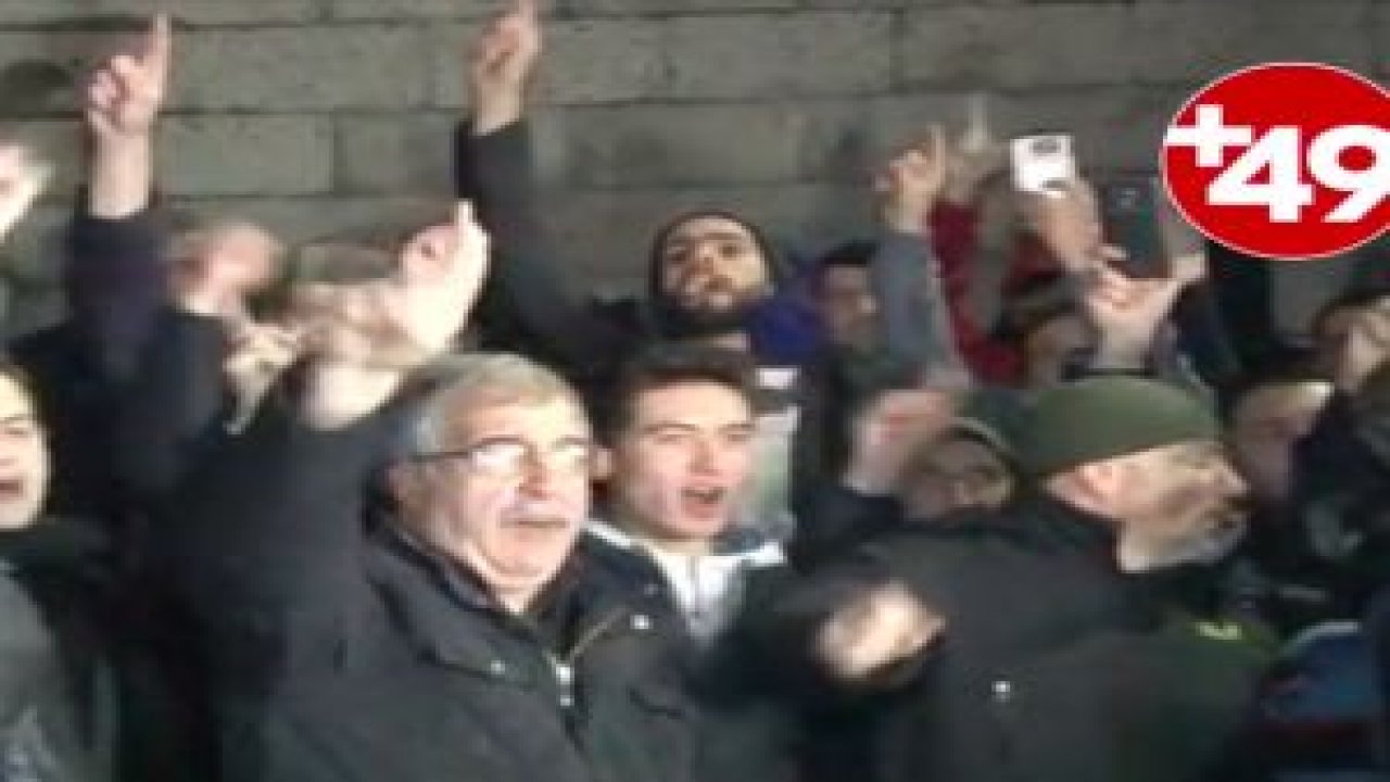 ABD Başkonsolosluğu önünde ABD protestosu