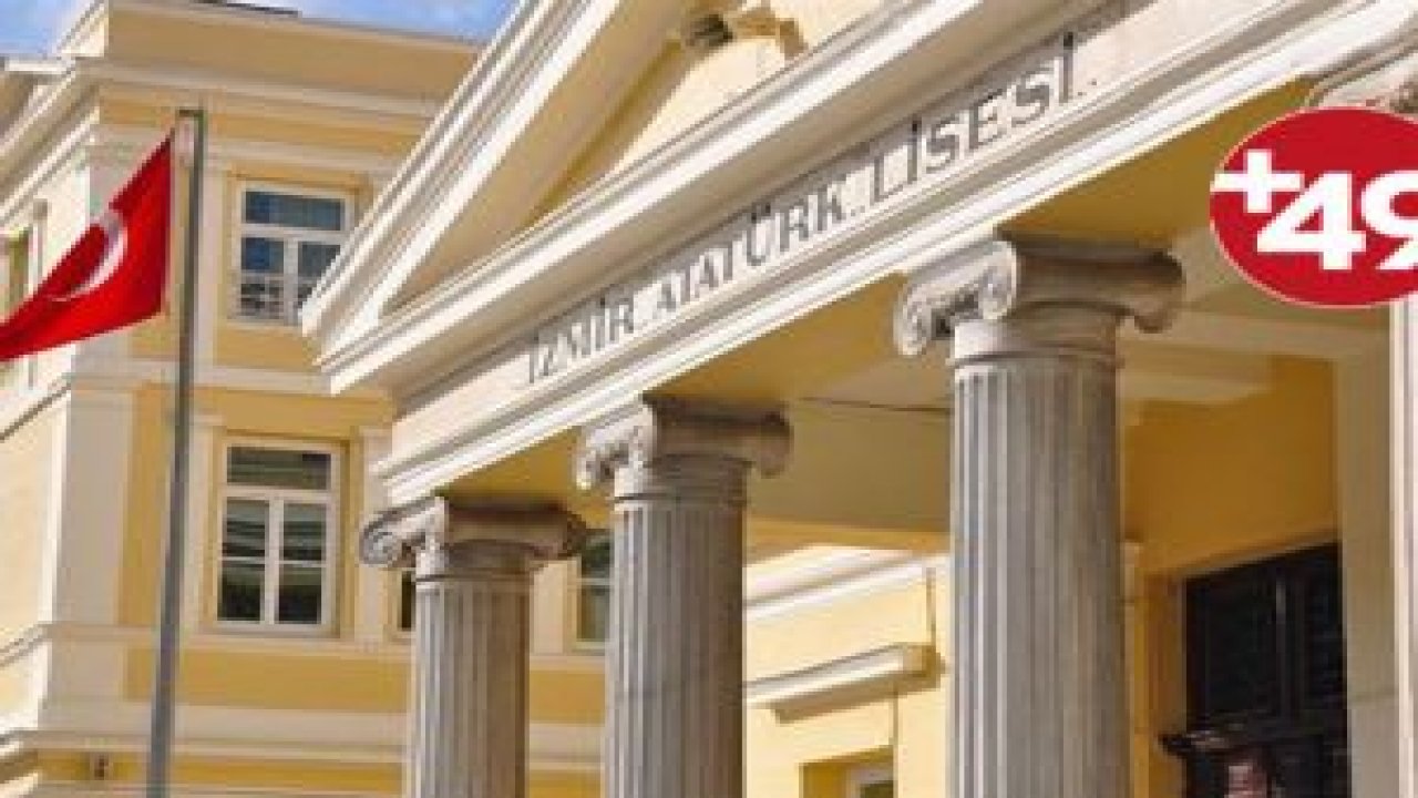 İzmir Atatürk Lisesi'nde İzmir Marşı skandalı