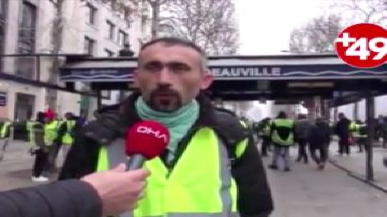 Gurbetçiler sarı yelekleriyle Paris sokaklarında