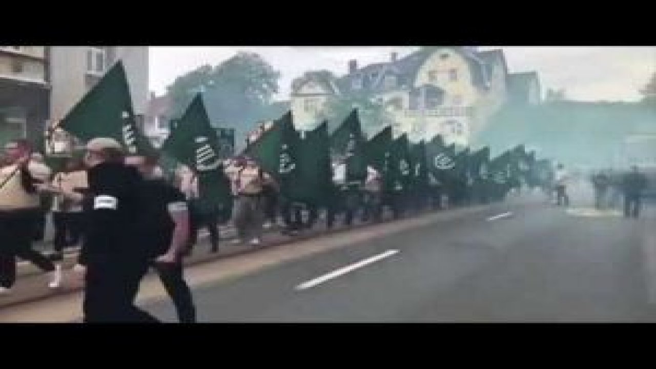 Neonaziler Almanya sokaklarında
