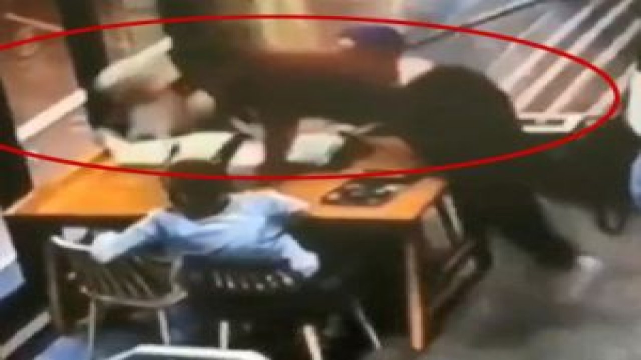 Avustralya'da başörtülü hamile kadına yumruklu saldırı