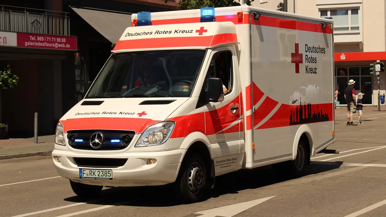 Kuzey Ren-Vestfalya'da ambulans fren yaptı, içindeki hasta hayatını kaybetti