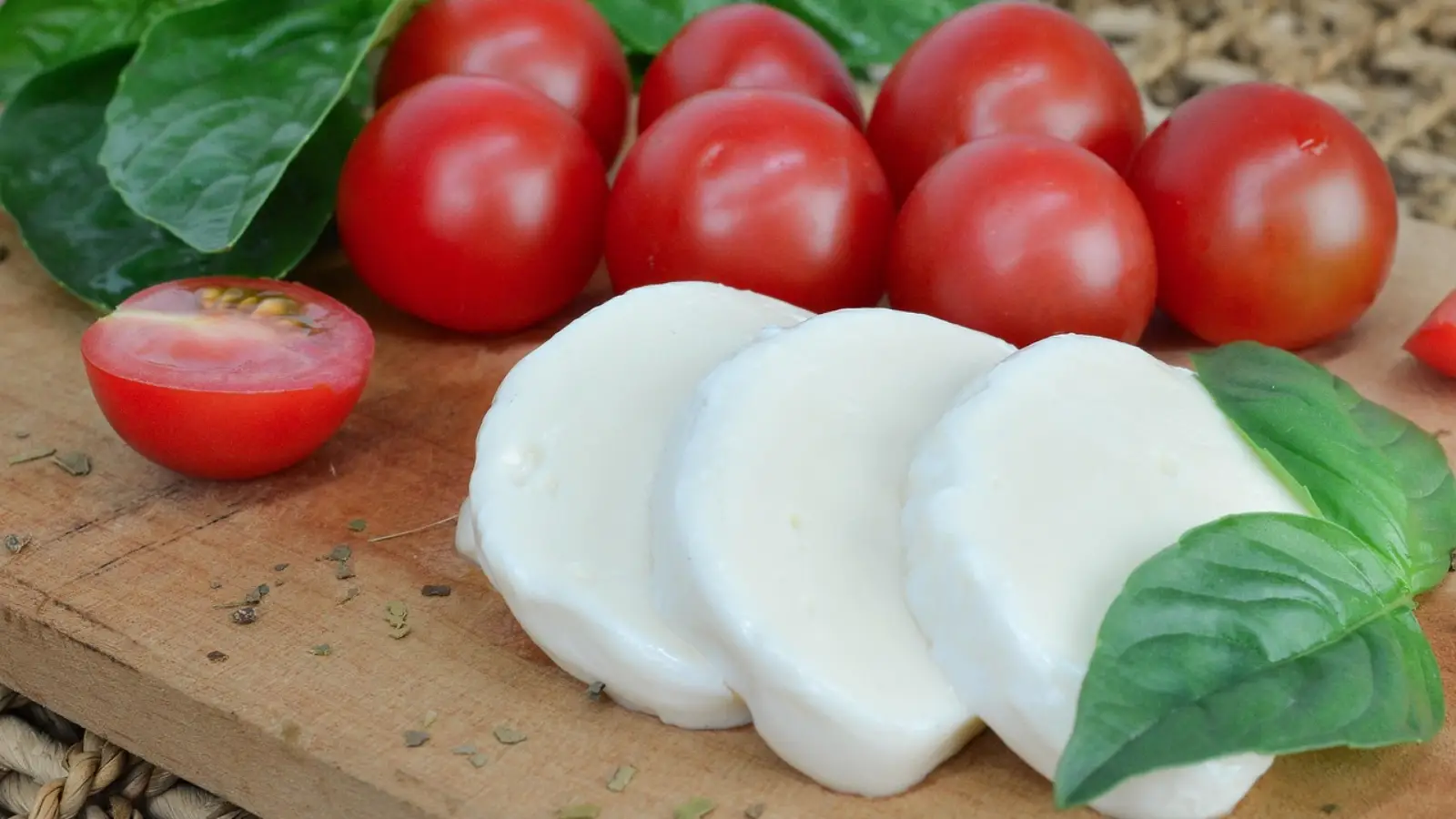 REWE’den listeria alarmı: Mozzarella peyniri geri çağrıldı