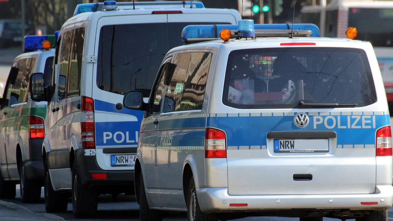 Polis harekete geçti: Almanya'da her yerde yüzlerce bomba tehdidi!
