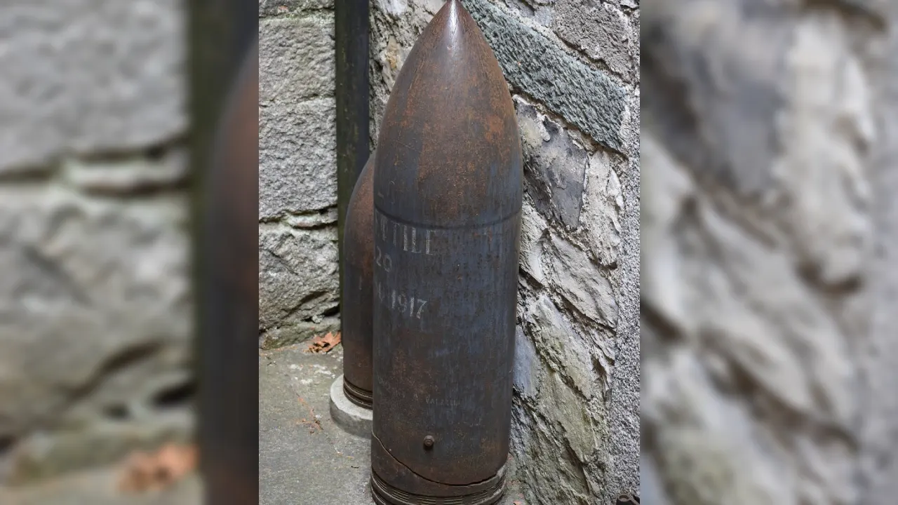 Köln’de bulunan iki İngiliz savaş bombası 6 bin kişiyi evinden etti