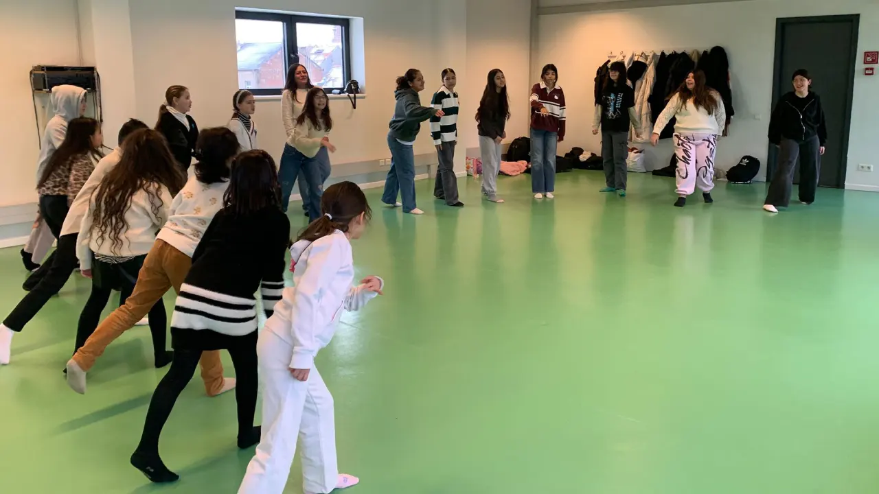 Belçika'da "Eyvah Zayıflıyorum" oyununa büyük ilgi