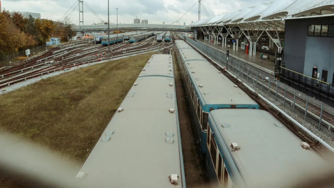 Bavyera’da tren faciası, makinist şok geçirdi
