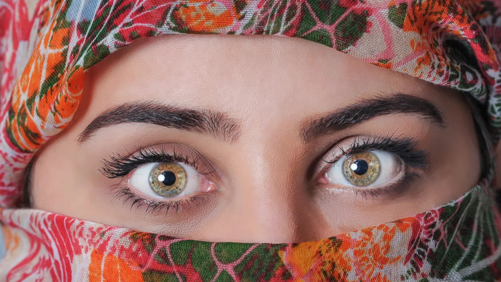 Berlin 'de 16 yaşındaki kız başörtüsü nedeni ile saldırıya uğradı