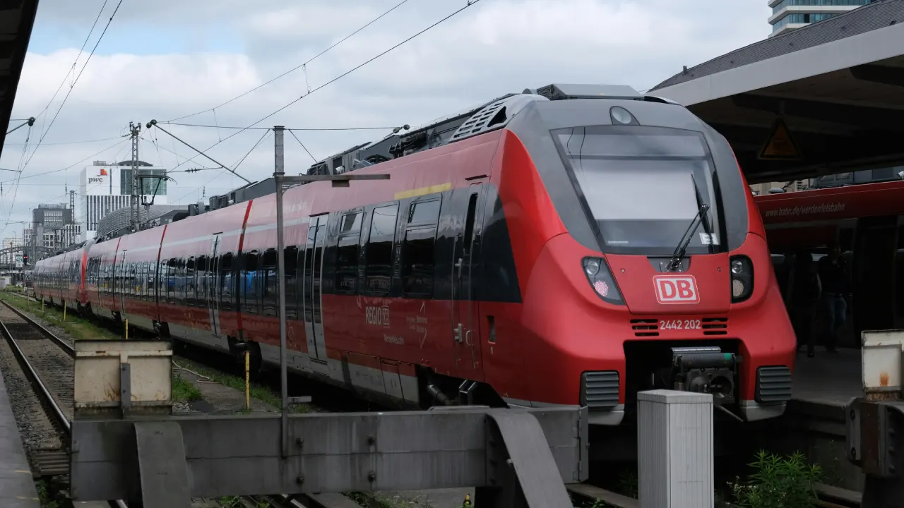 Deutsche Bahn'dan kritik açıklama... Tren gecikmelerine neden olan sorun çözüldü mü?
