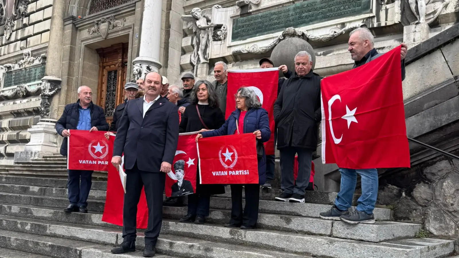 Vatan Partisi’nden İsviçre’de egemenlik mesajı