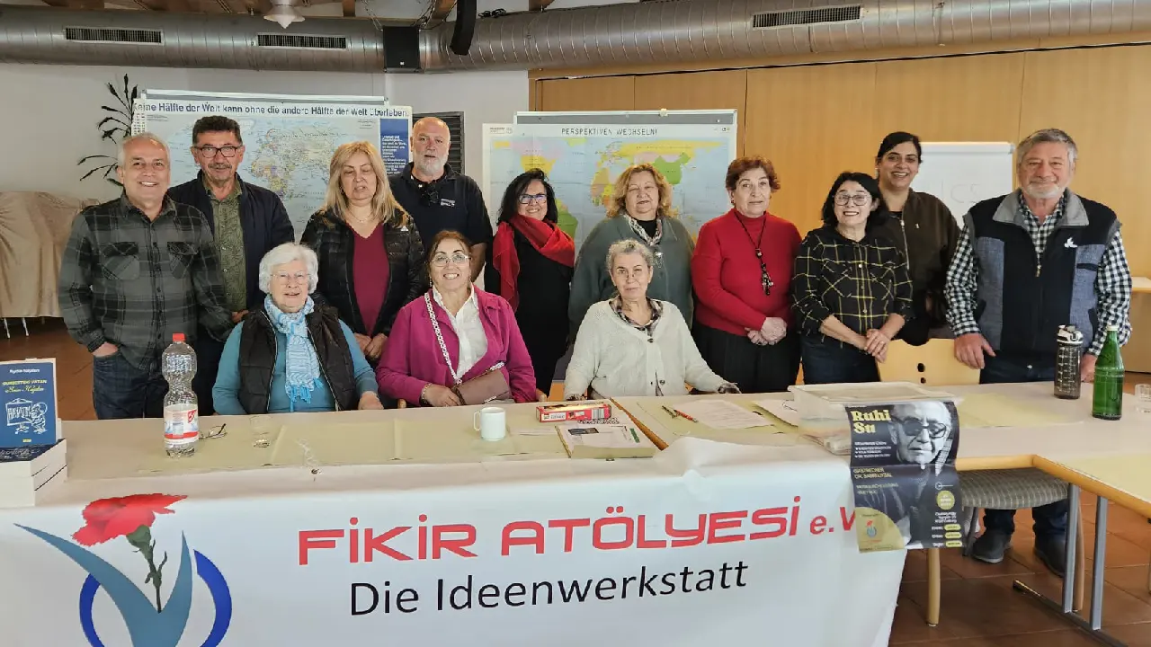 Gelsenkirchen’de İran savaşı ve küresel güçler masaya yatırıldı
