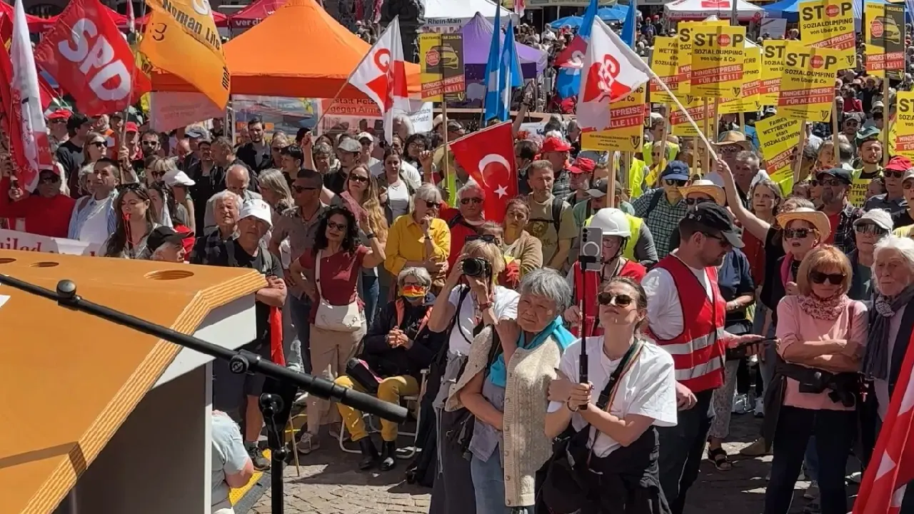 Frankfurt'ta 1 Mayıs böyle kutlandı