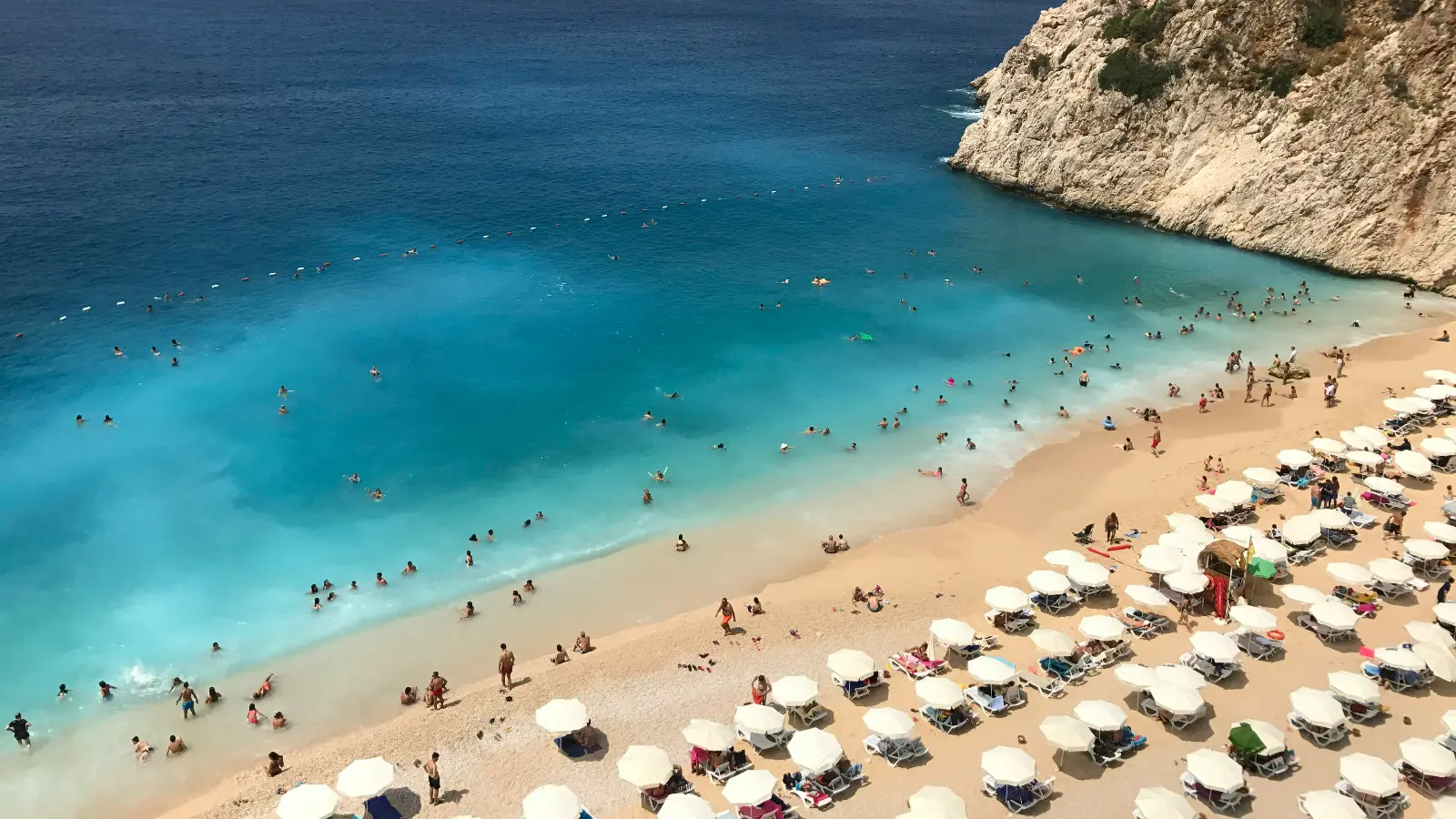 Bodrum'da plaj ücretleri 425 Euro'ya ulaştı... Vatandaşlar protestoya çıktı