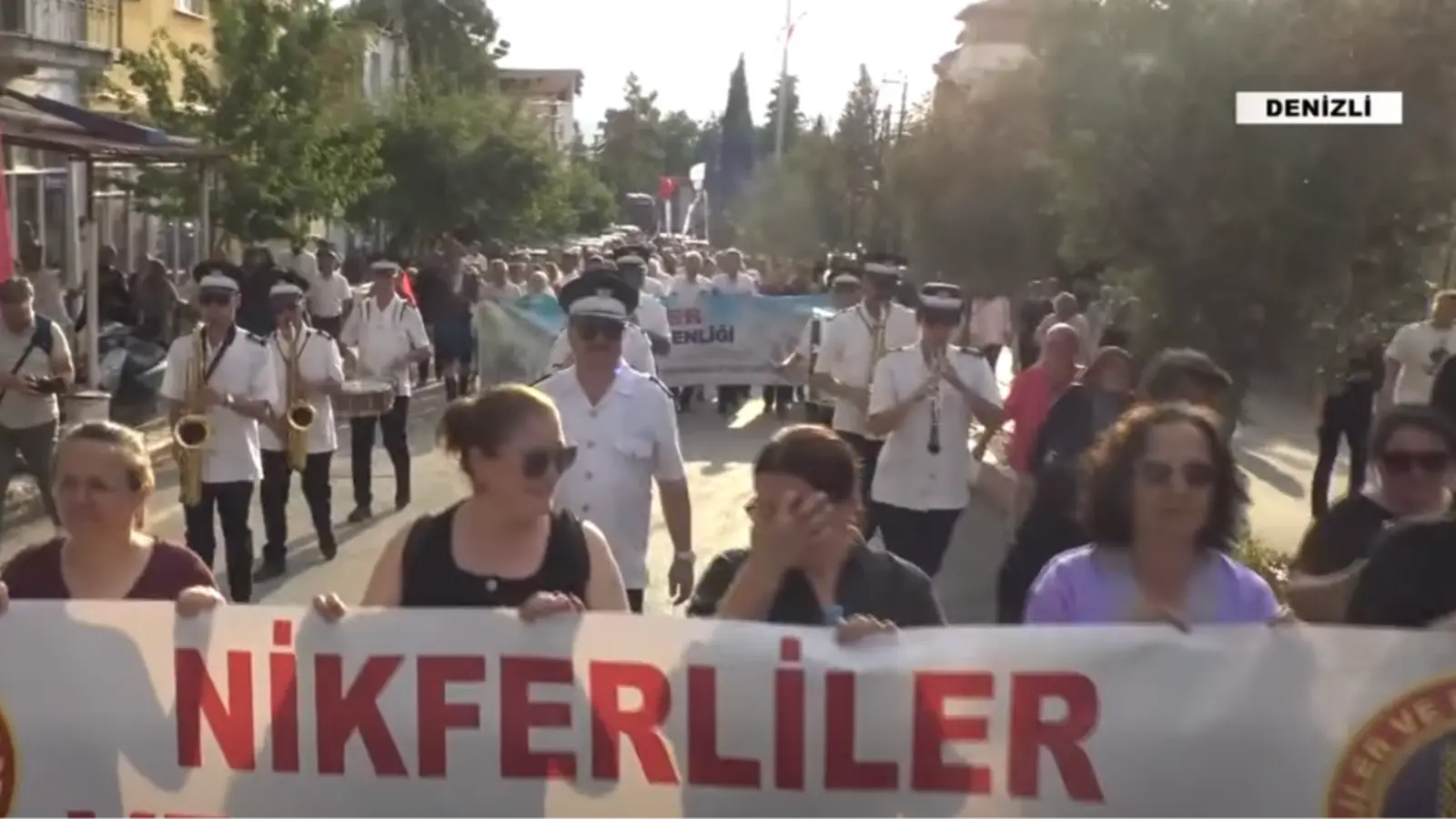 Denizli'de Gurbetçi Şenliği binlerce kişiyi aynı meydanda topladı