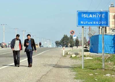 İslahiye'de şaşırtan nüfus tabelaları