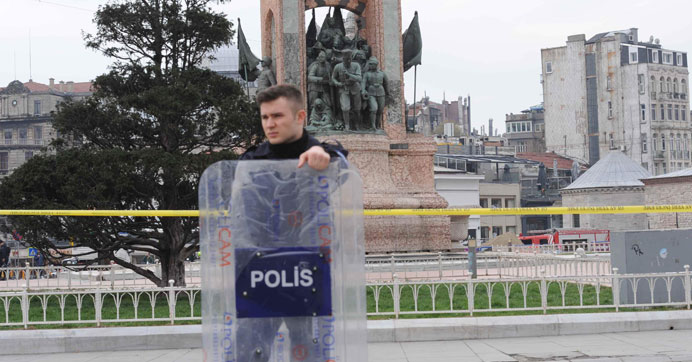 Ahmet Hakan: Almanlar 'geçti' diyene kadar evden çıkmayın