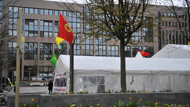 Belçika, PKK çadırı kaldırtmadı