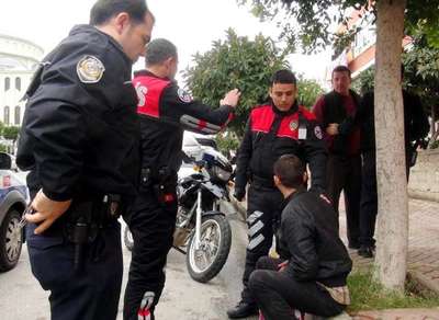 HIRSIZLIK ŞÜPHELİSİ, KENDİSİNİ DURDURANIN DA GÖZALTINA ALINMASINI İSTEDİ