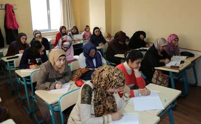 Suriyeli ve Iraklılar'a Türkçe kursu