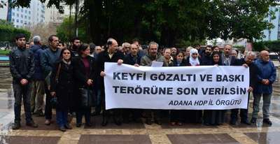 HDP, Adana'da 17 kişinin gözaltına alınmasını protesto etti